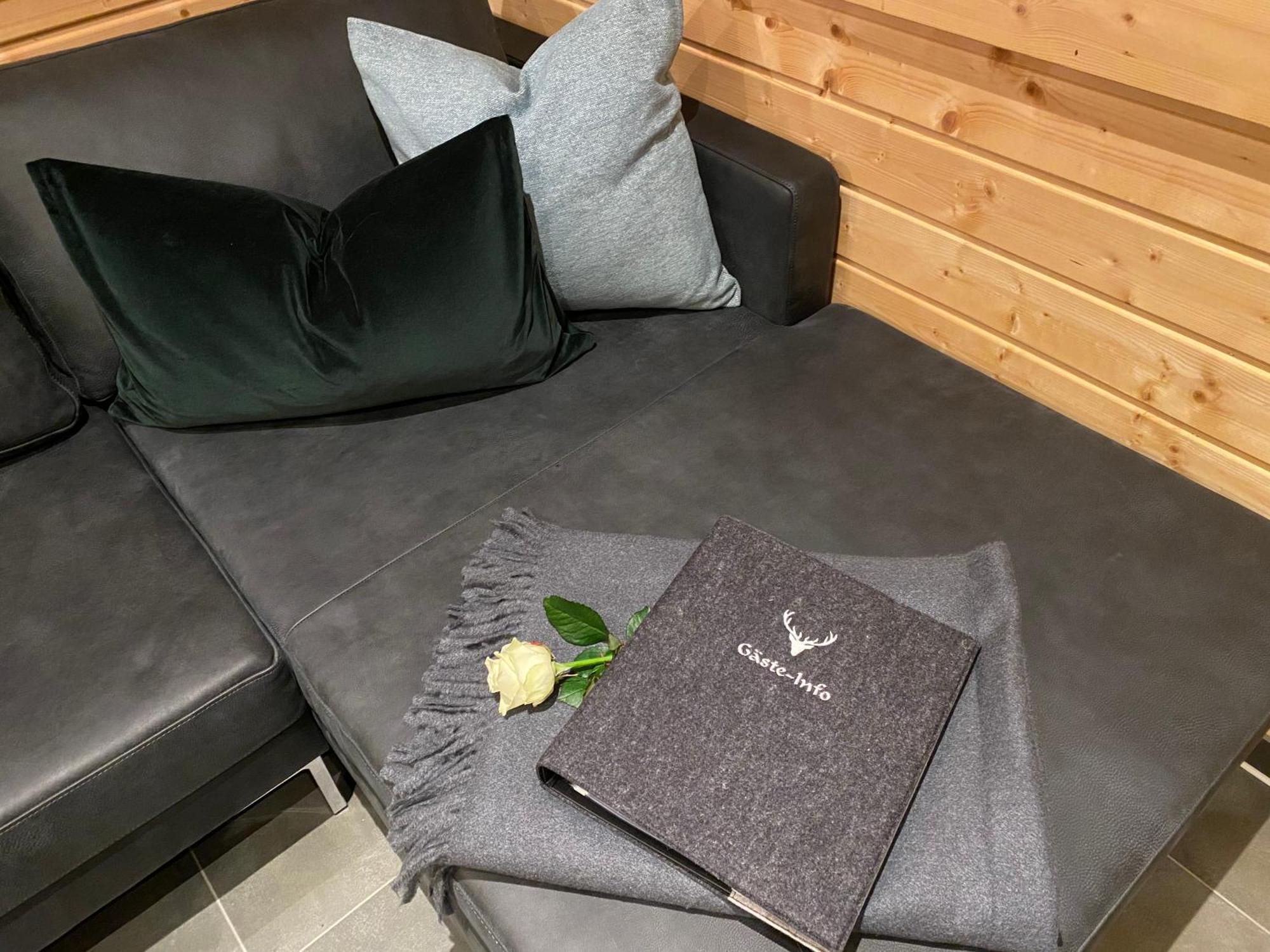 Holzhaus Onkel Fritz Mit Sauna Und Whirlwanne Esch  Esterno foto